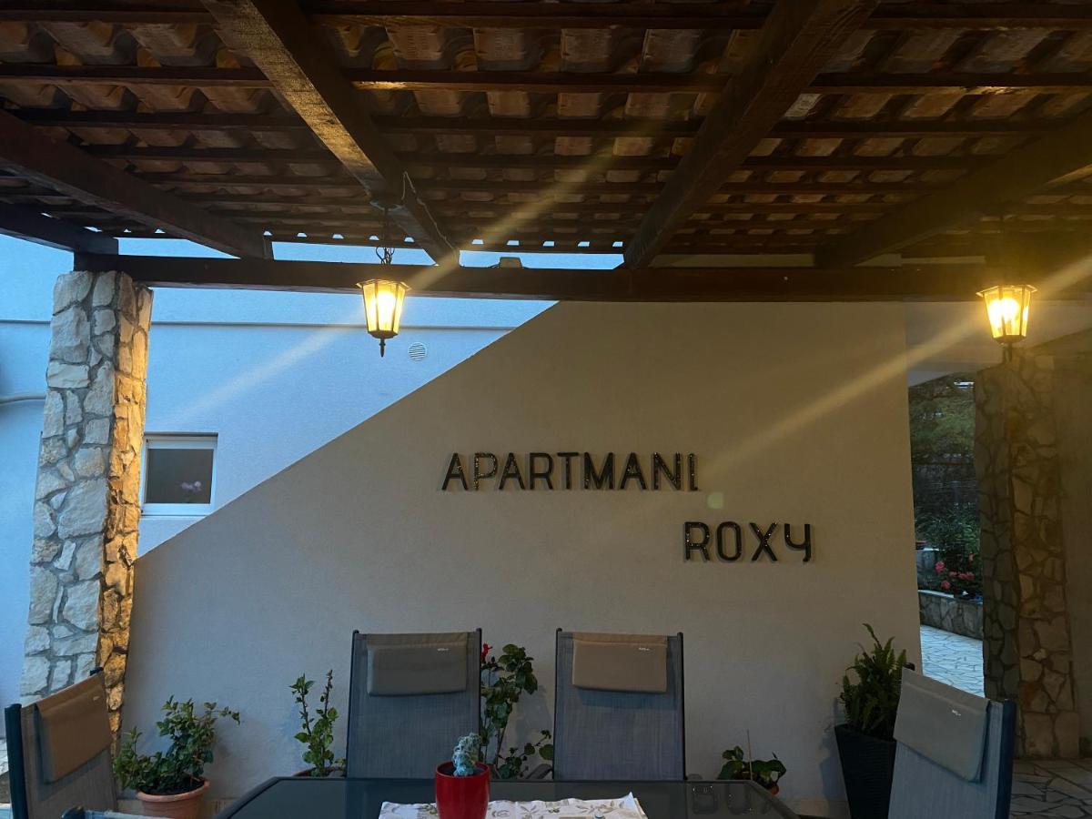 Apartmani Roxy Loviste Exterior photo